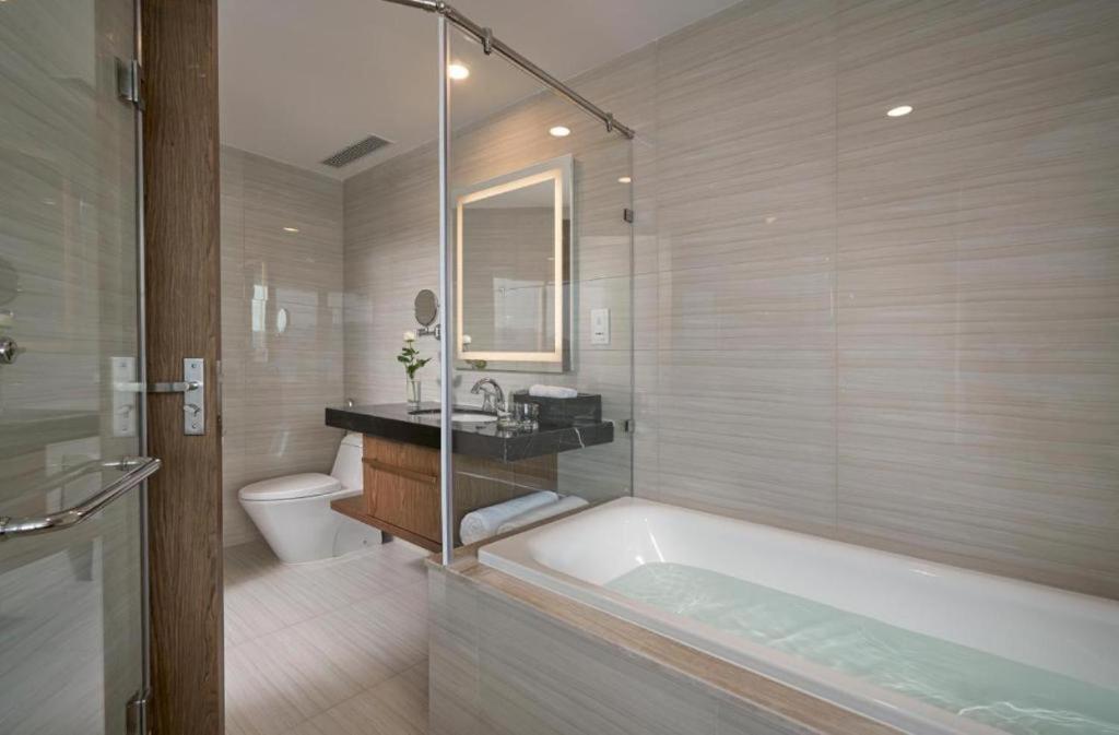 Luxury Seaview Panorama Nha Trang By Luna Exterior photo