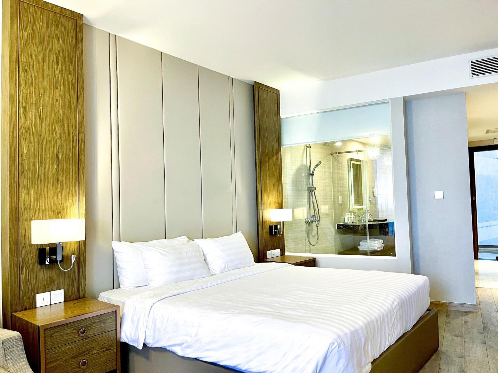 Luxury Seaview Panorama Nha Trang By Luna Exterior photo